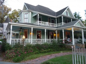 Camellia Rose Inn B&B