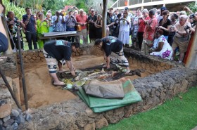 Pig cooked in ground